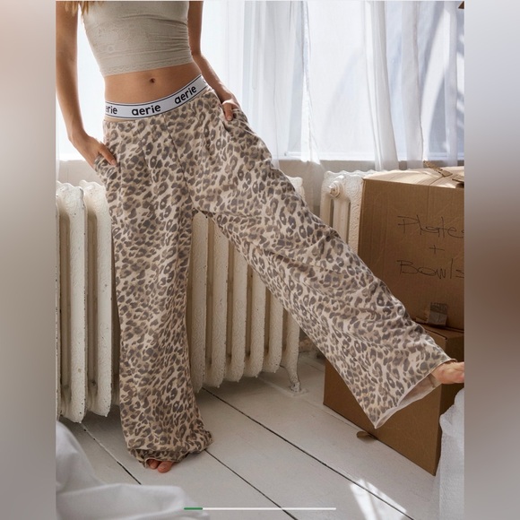 Aerie Street Trouser in Leopard Print - Picture 2 of 8